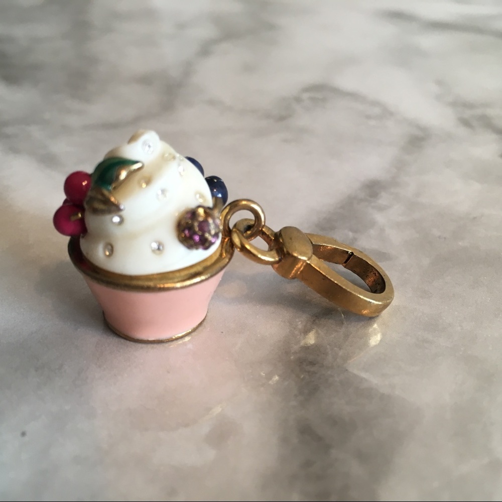 Juicy couture ice cream frozen yogurt charm
